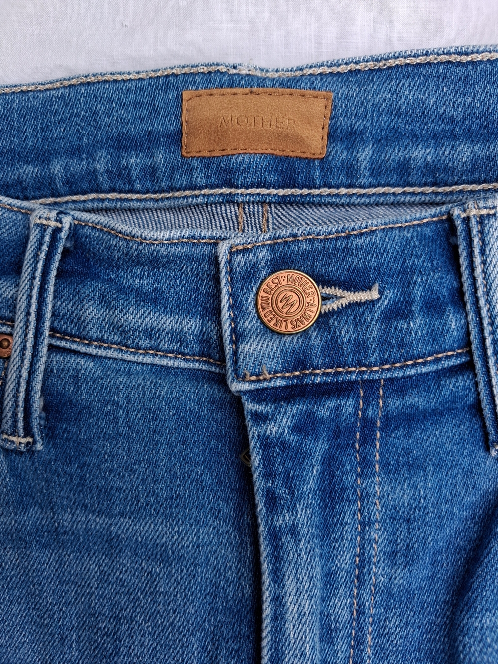 Mother The Weekender Flare Jeans - Classic Mid Wash - Picture 3 of 8
